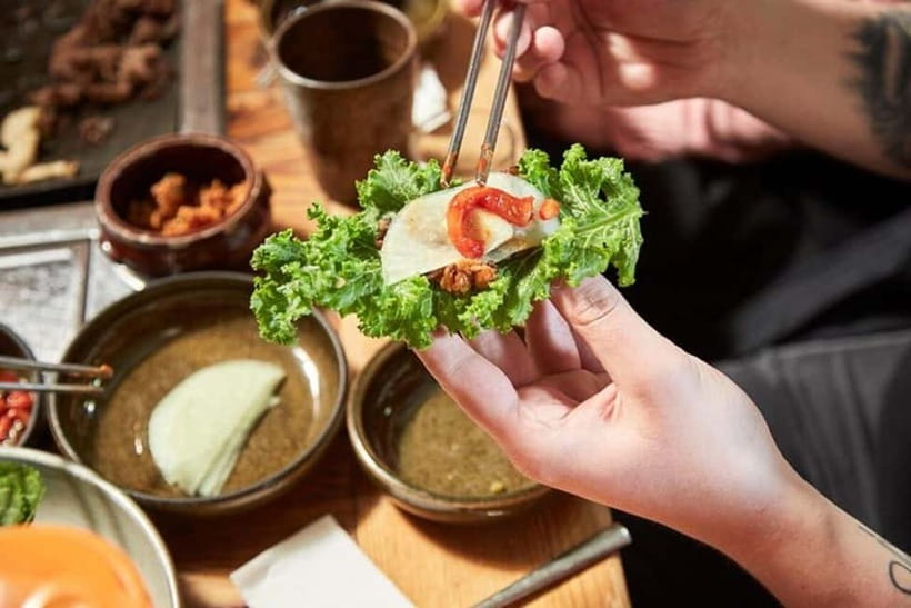 Small-Group Night Dining Tour: 10 Tastings With KBBQ Course - How a 10-tasting night tour works in Seoul