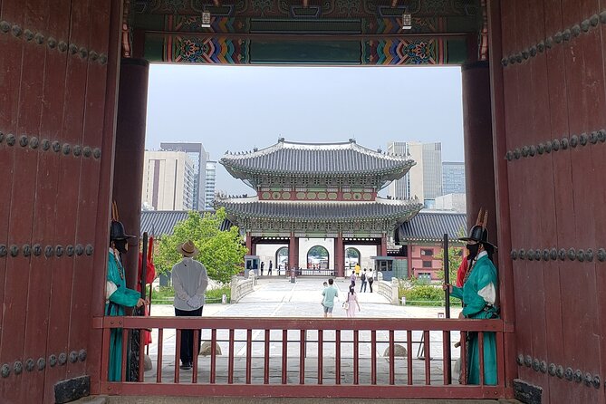 (Small Group) Palace & Seoul Old Town Highlights - Gwanghwamun Square: a key crossroads in Seoul’s story