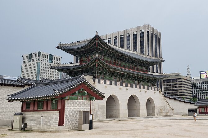(Small Group) Palace & Seoul Old Town Highlights - Insadong: traditional shops, tea houses, and an easy first taste