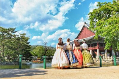 Small Group Seoul Highlight Tour opt. Hanbok & Tea Ceremony