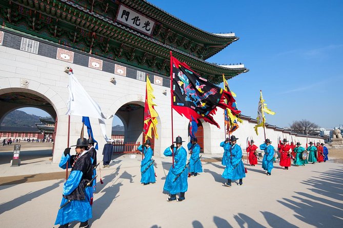 Small Group Seoul Highlight Tour opt. Hanbok & Tea Ceremony - Gwangjang Market for street food culture, plus your lunch window in Insadong