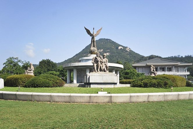 Small-Group Seoul Tour with Gyeongbokgung Palace (hotel pick-up) - Should You Book This Small-Group Tour?
