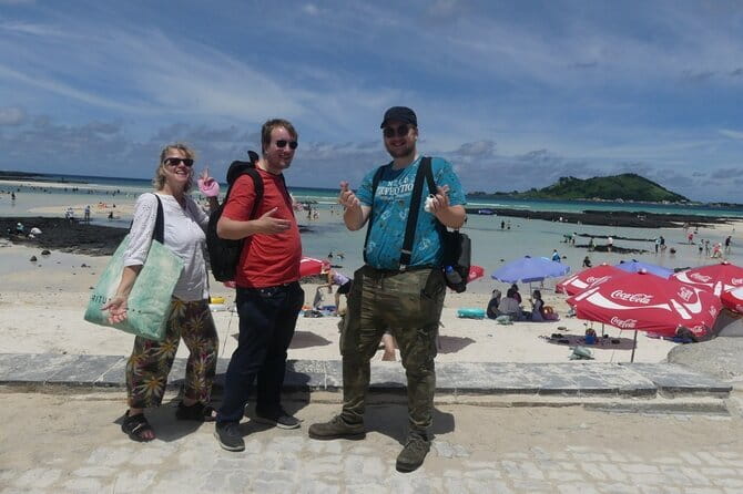 Small Group Tour in East Jeju Healing Island w/Woman Divers Show - Umutgae Coast women divers show: performance, songs, and real sea tradition