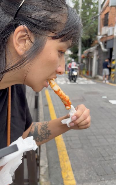 Taste hidden street food in Seoul with a 2.5h food tour - Local guidance that goes beyond ordering