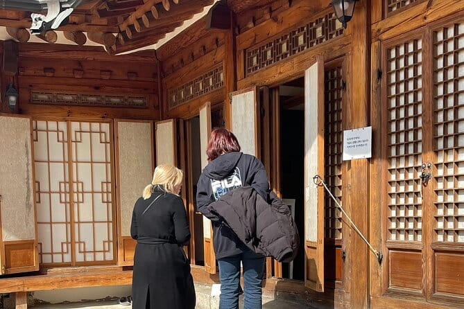 Tour Seoul’s oldest district with a storyteller from Bukchon - Bukchon’s back lanes, told by someone who grew up there