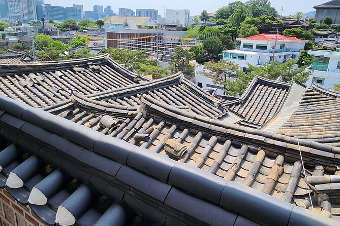 Traditional Gourmet - Lunch in a traditional Korean House (Hanok): the real heart of the tour