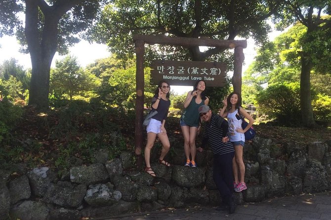UNESCO Jeju Full Day Tour Package By Taxi - Stop 6: Gwangchigi Beach and the Olle Trail start-point feel