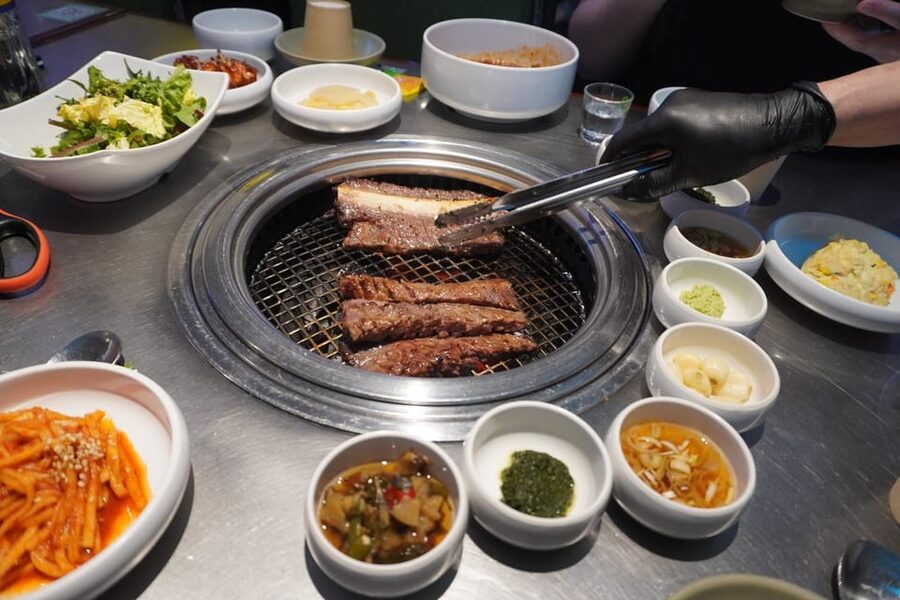 Unique Native Experience : Han River Picnic, Board game, BBQ - Why a Han River Picnic and Board Game Feels More Seoul