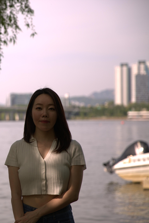 Unique Native Experience : Han River Picnic, Board game, BBQ - A Calm Walk Along the River Before You Eat BBQ