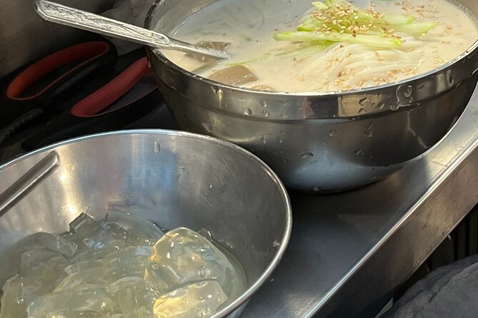 Vegan & Vegetarian Korean Market Adventure Gwangjang Market - Stop 1: Gwangjang Market street-food tasting, plus vendor stories that help you order later
