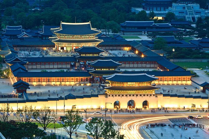 Walking Tour with Gyeongbokgung Palace, Bukchon, Insadong - Small Group Pacing, Local Guides, and Why It Feels Easier
