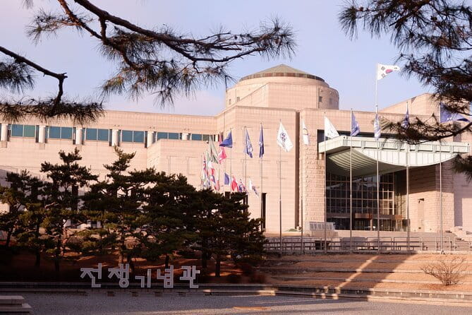 War Memorial, Jogyesa Temple & Tapgol Park Tour in Seoul - The National Museum of Korean Contemporary History, fast access to modern Korea