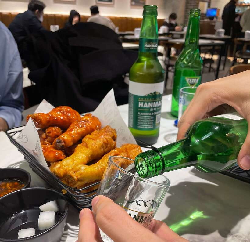 Watching sports match & local food experience in Seoul - The Match: Basketball, Volleyball, or Soccer in One Big Crowd