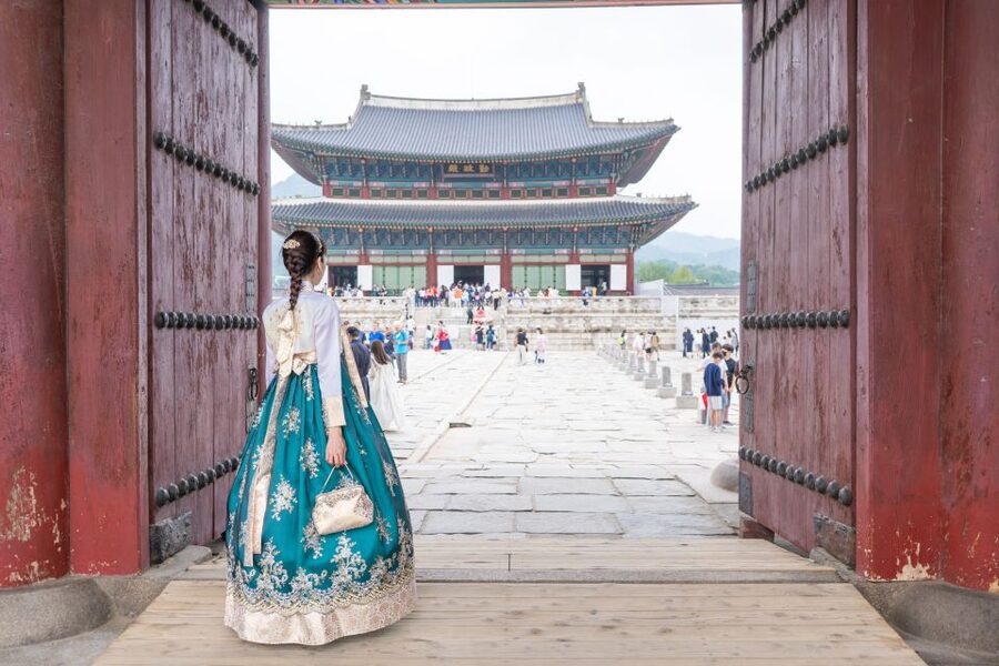 Your Personal Seoul Photographer! - Start Smart at Anguk Station Exit 1 (And Get in the Right Mindset)