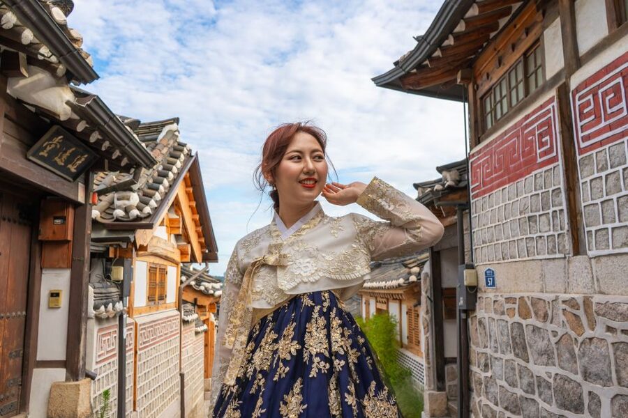 Your Personal Seoul Photographer! - The Walk Between Stops: Where Your Photos Start to Look Like a Story